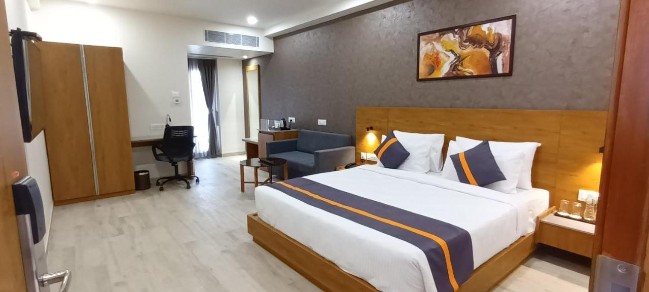 Comfort Inn , Statue Of Unity Kevadia Экстерьер фото