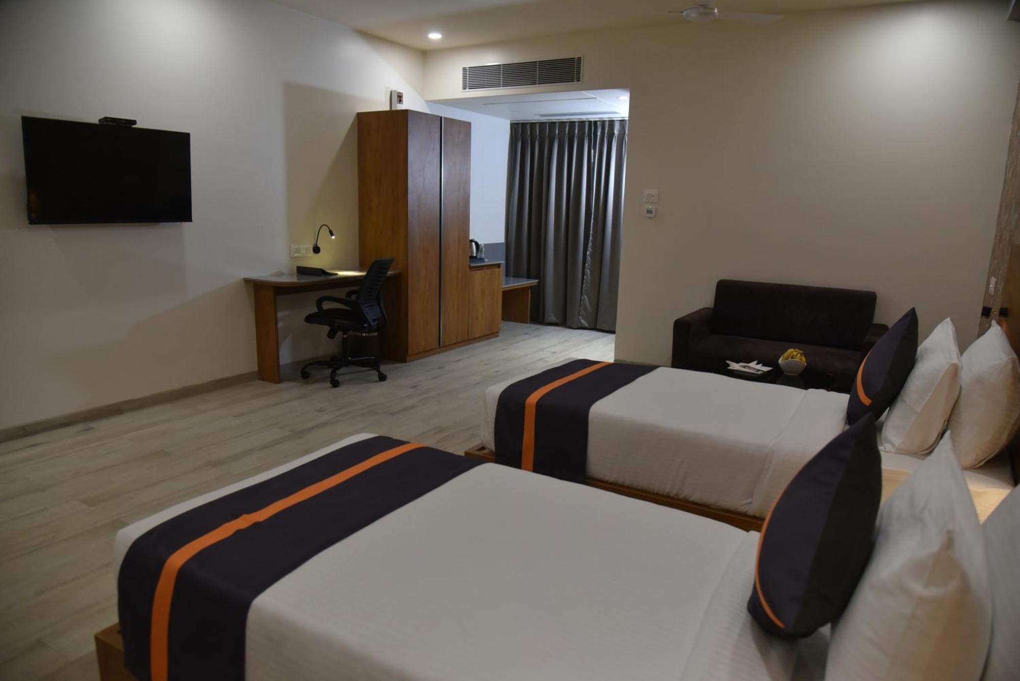 Comfort Inn , Statue Of Unity Kevadia Экстерьер фото